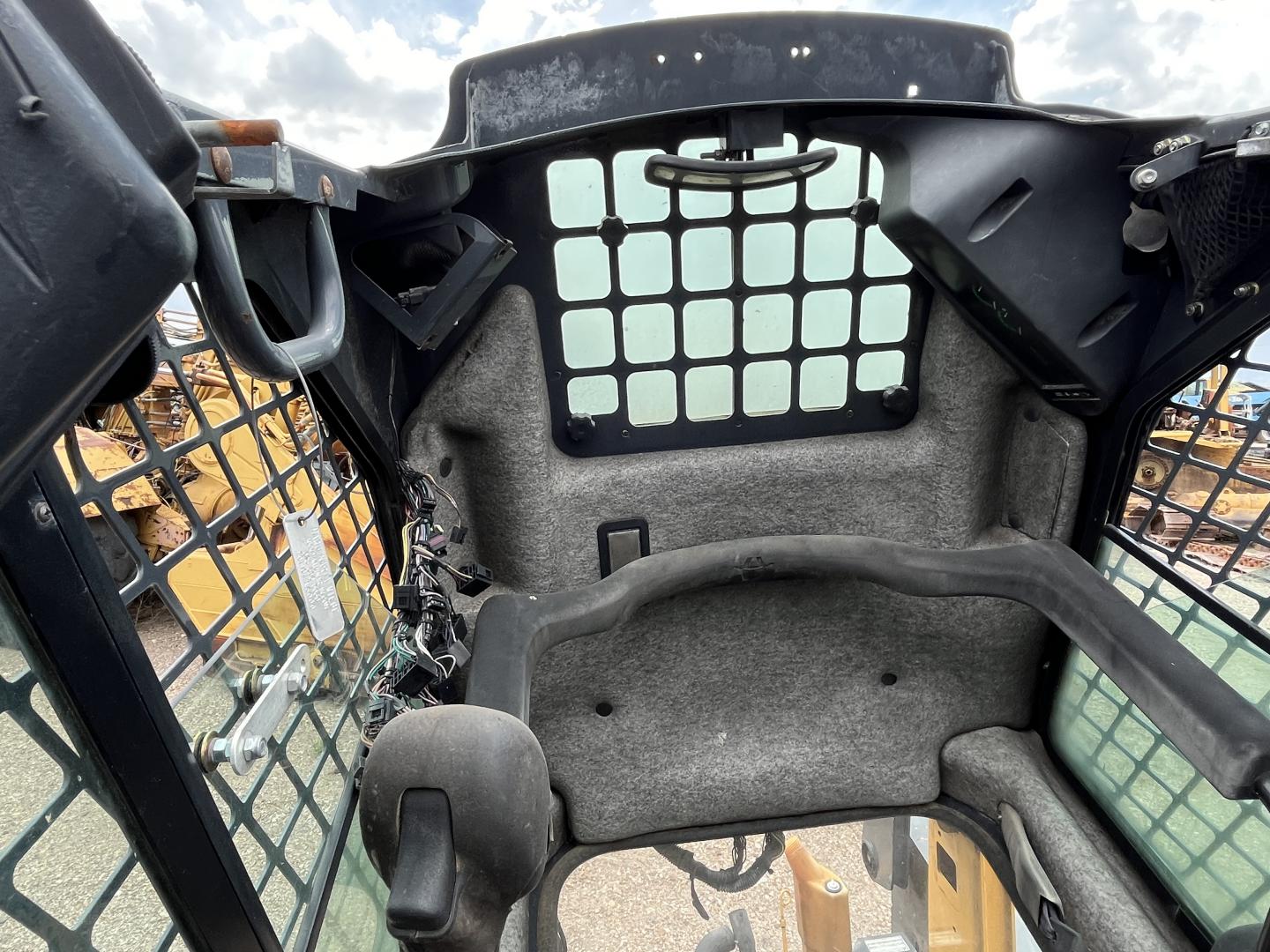 ./imagenes/INVOICE/2019/16000/MINICARGADOR 318D JOHN DEERE PARA REFACCIONES (20).JPG